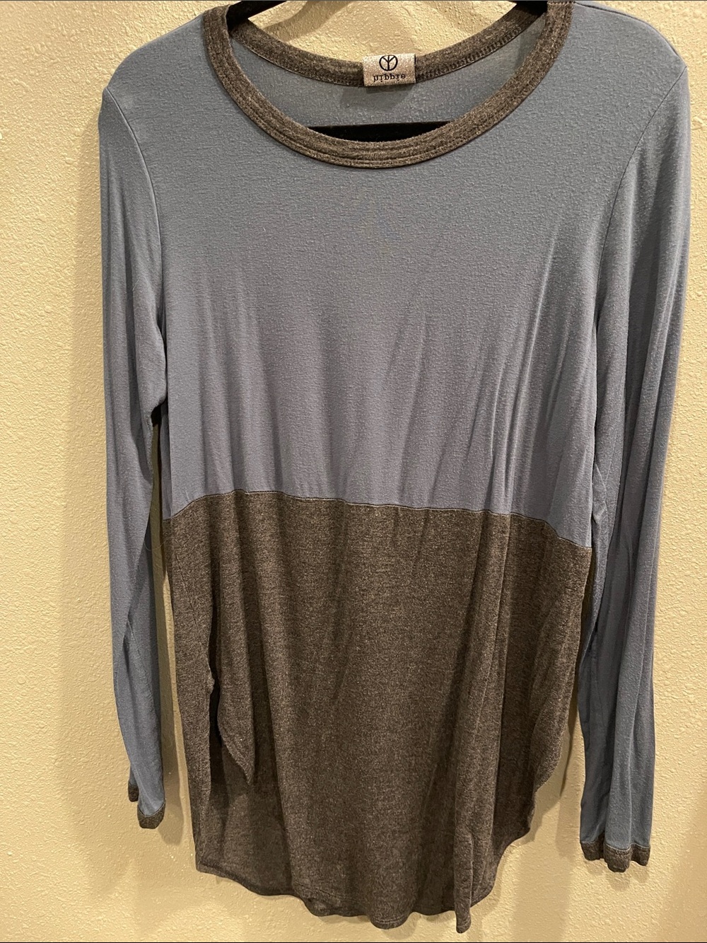 Hippie Chic Two-Tone Long Sleeve Tee in Dusty Blue & Charcoal